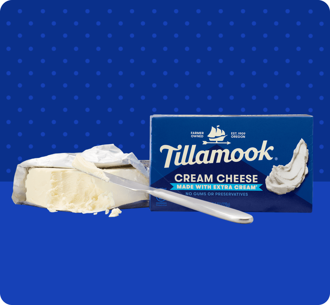Bagel in Tillamook original cream cheese spreads